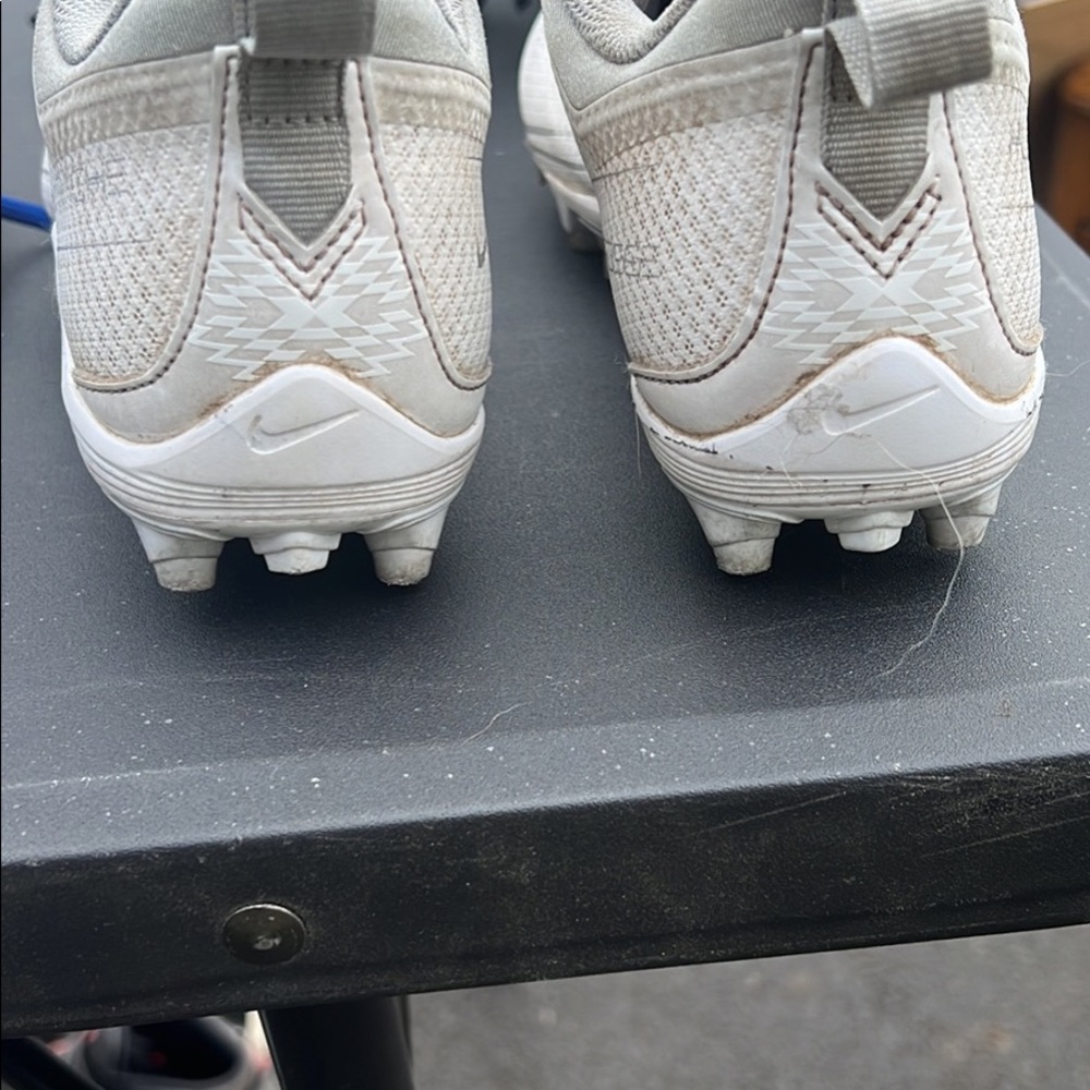 Baseball Cleats - Picture 4 of 4